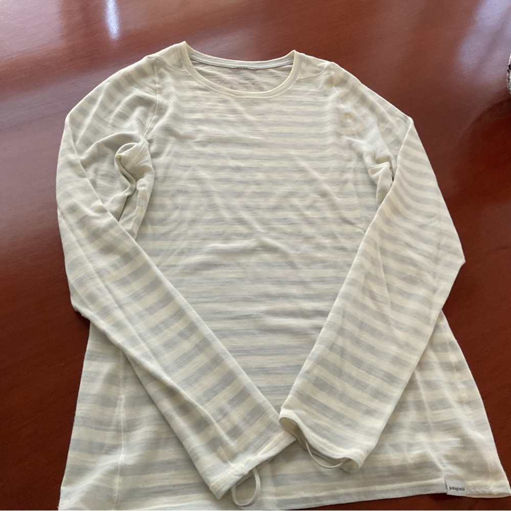 Patagonia Women’s Top, white & gray stripe, XS